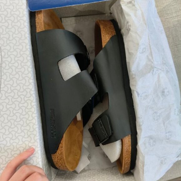 Birkenstock Arizona Black Sandals – Classic Two Strap Comfort - Picture 4 of 5